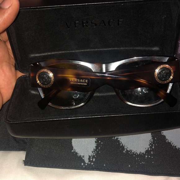 Designer💯 Real - Picture 7 of 7